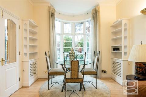 2 bedroom apartment to rent, Hall Road, St John's Wood, NW8