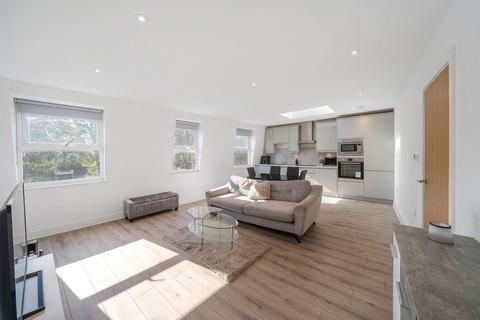1 bedroom flat for sale, Coombe Lane, London SW20