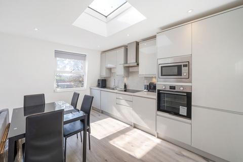 1 bedroom flat for sale, Coombe Lane, London SW20