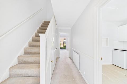 undefined, Stonebanks, Walton-On-Thames