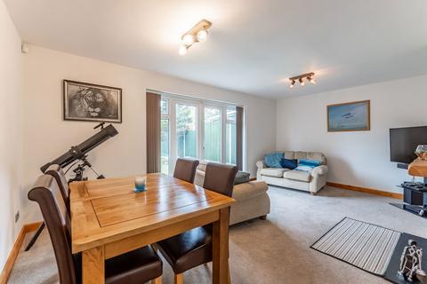 undefined, Beaconsfield, Luton