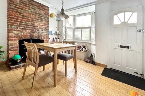 2 bedroom semi-detached house for sale, Bois Moor Road, Chesham, HP5