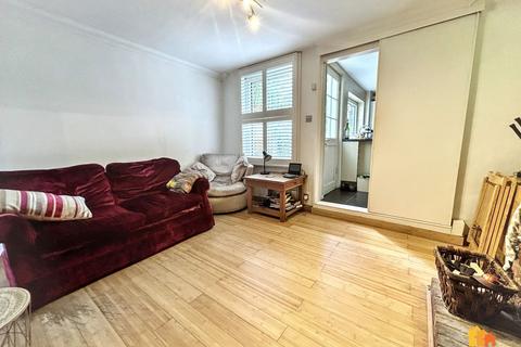 2 bedroom semi-detached house for sale, Bois Moor Road, Chesham, HP5