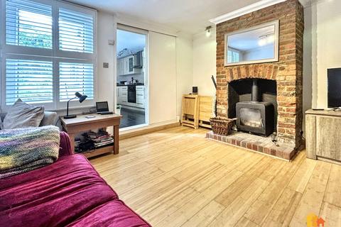 2 bedroom semi-detached house for sale, Bois Moor Road, Chesham, HP5