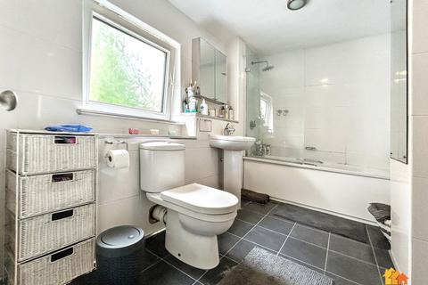 2 bedroom semi-detached house for sale, Bois Moor Road, Chesham, HP5