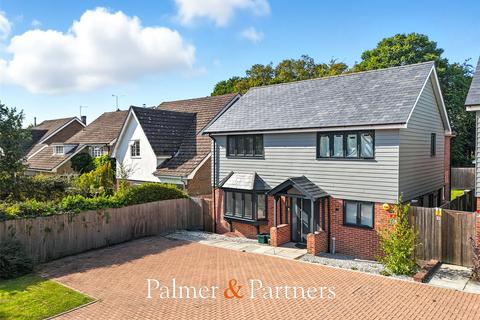 4 bedroom detached house for sale, Finch Way, Colchester, Essex, CO4