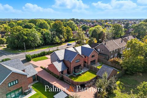 4 bedroom detached house for sale, Finch Way, Colchester, Essex, CO4