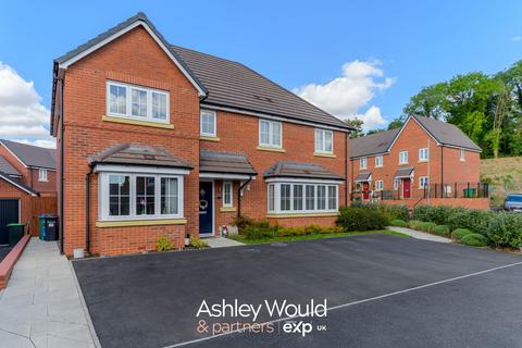3 bedroom semi-detached house for sale, Farmhouse Close, Cradley Heath B64