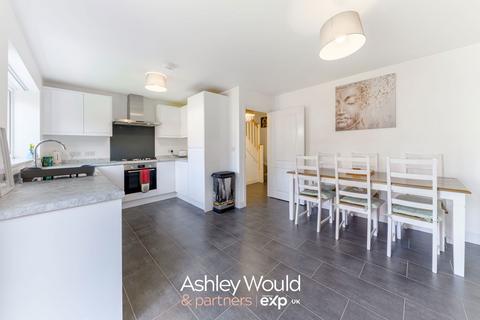3 bedroom semi-detached house for sale, Farmhouse Close, Cradley Heath B64
