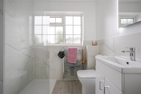 2 Brudenell, Windsor, SL4 4UR