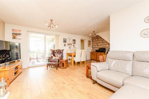 5 bedroom chalet for sale, Marling Way, Gravesend, Kent