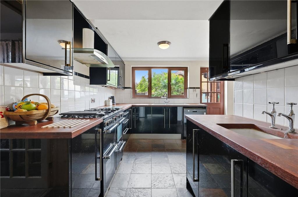 Fitted Kitchen