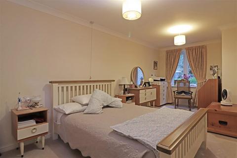 1 bedroom retirement property for sale, London Road, Redhill