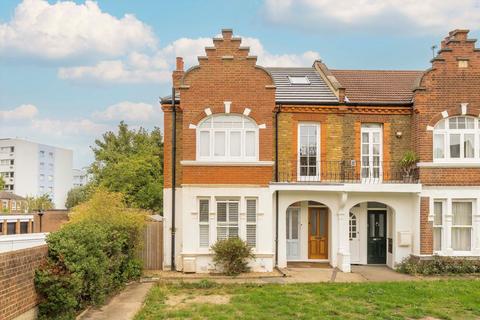 Bedford Hill, London SW12