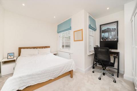 2 bedroom maisonette for sale, Bedford Hill, London SW12