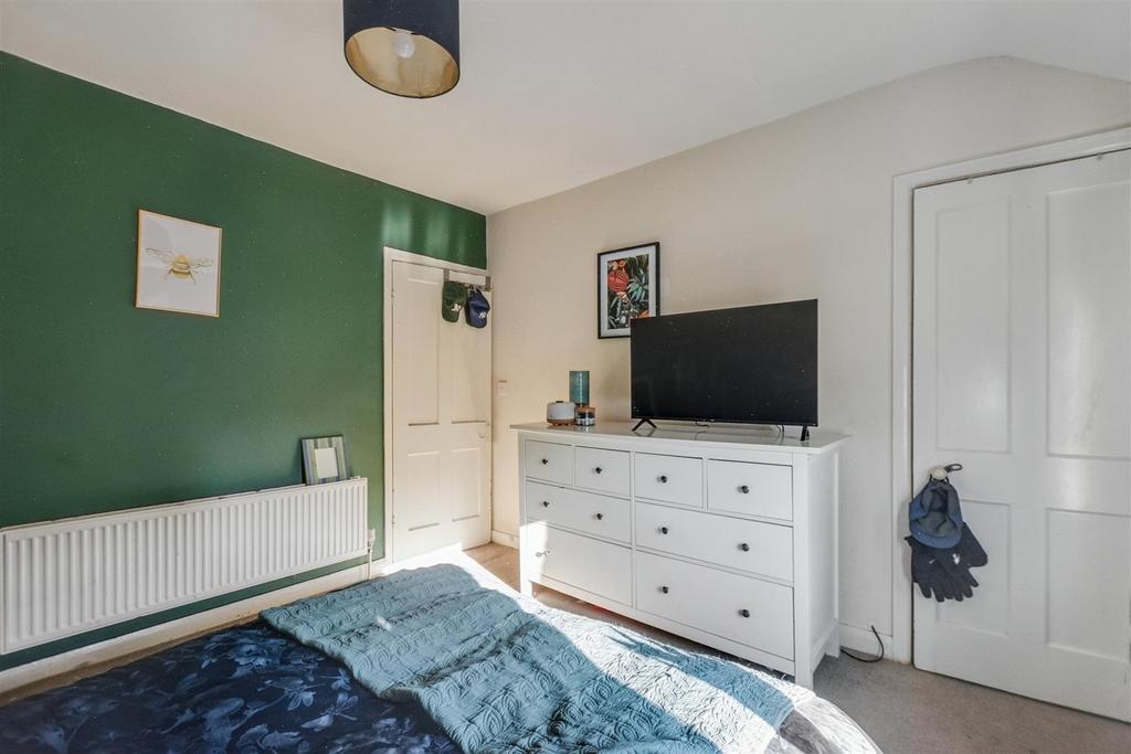 Bedroom 1 2.jpeg