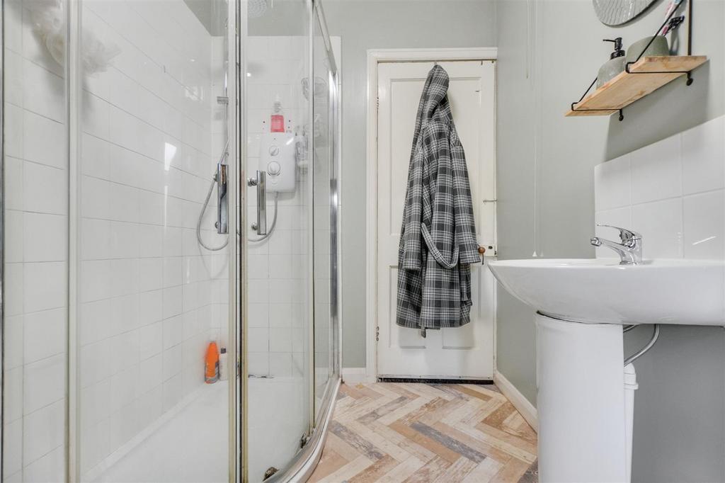 Bathroom 1.jpeg