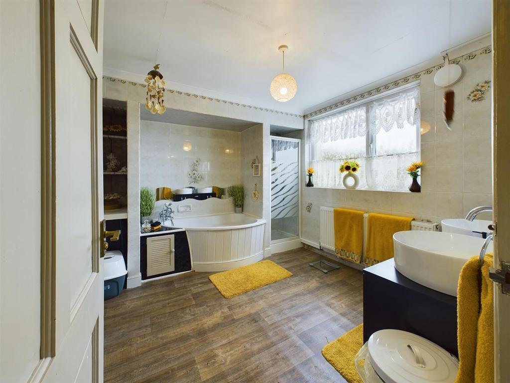 CAM03055 G0-PR0180-STILL033.jpg