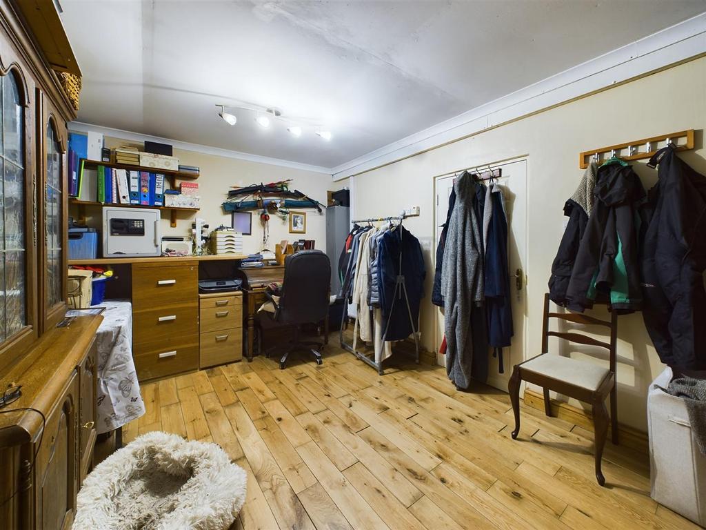 CAM03055 G0-PR0180-STILL038.jpg