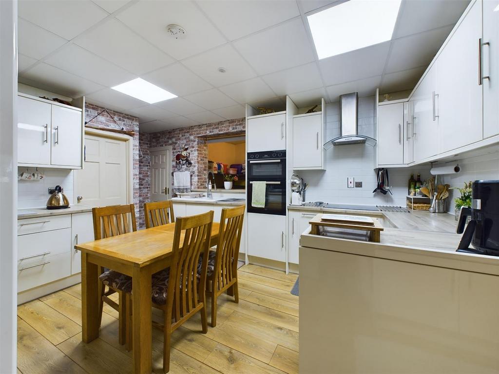 CAM03055 G0-PR0180-STILL044.jpg