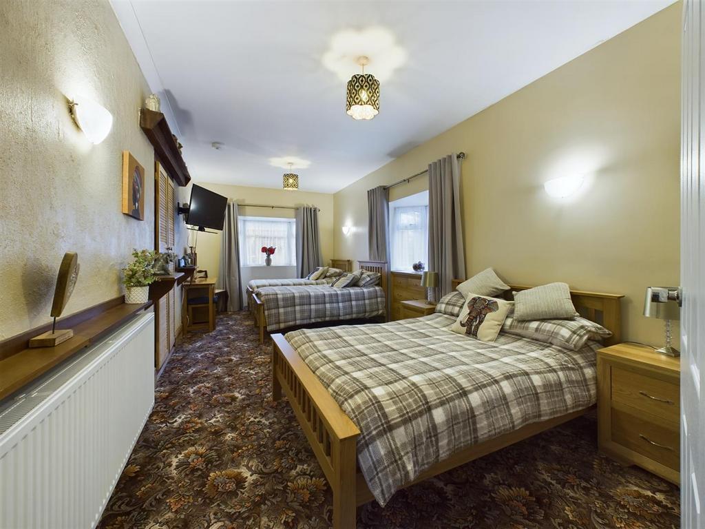 CAM03055 G0-PR0180-STILL007.jpg