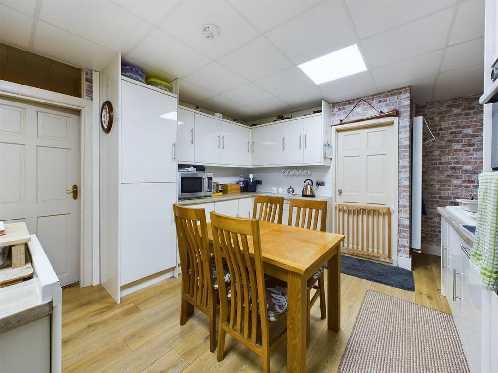 CAM03055 G0-PR0180-STILL046.jpg