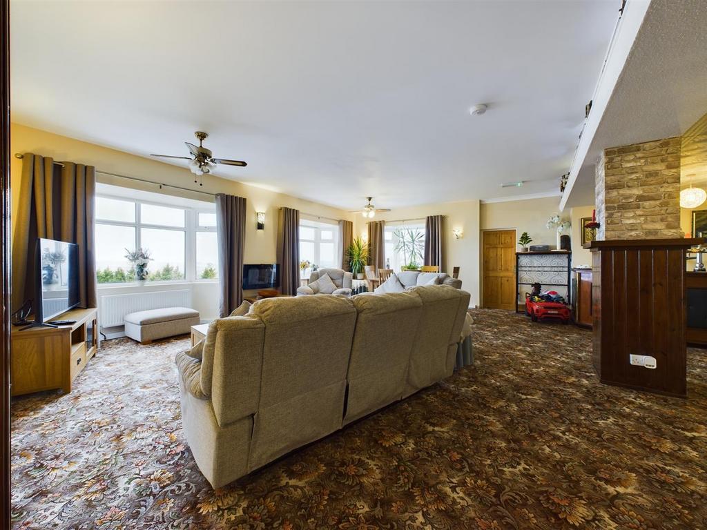 CAM03055 G0-PR0180-STILL009.jpg