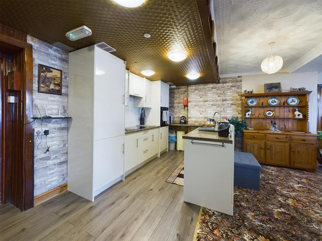 CAM03055 G0-PR0180-STILL015.jpg