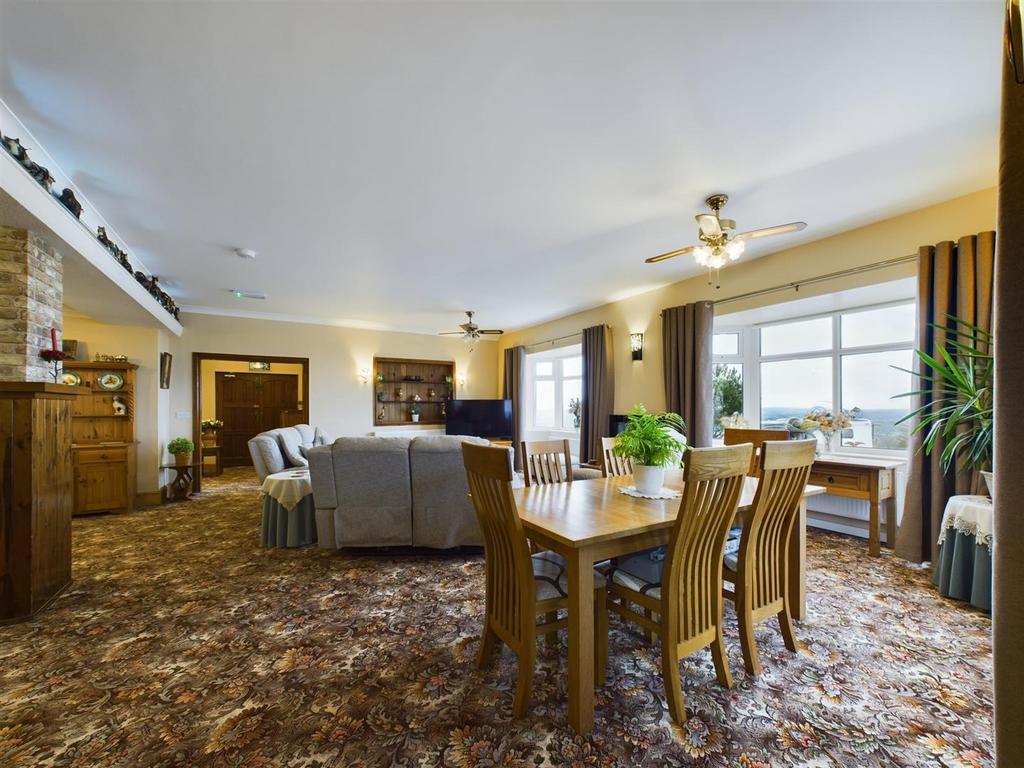 CAM03055 G0-PR0180-STILL013.jpg