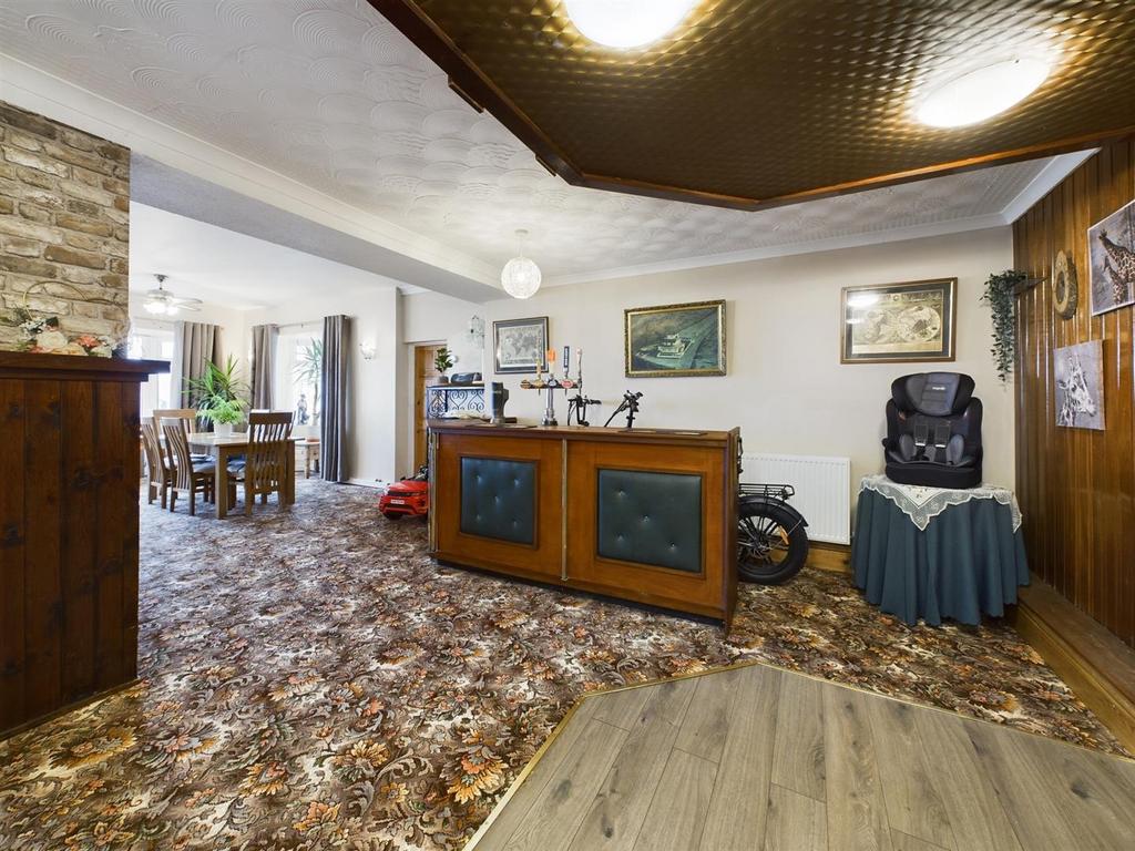 CAM03055 G0-PR0180-STILL016.jpg