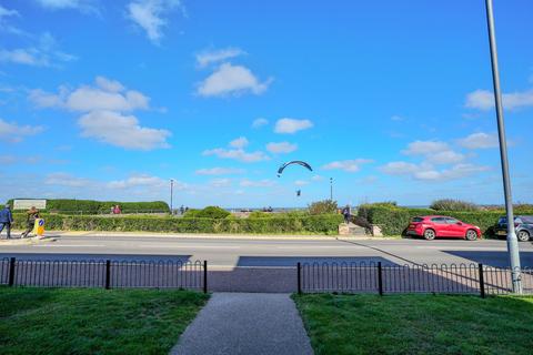 2 bedroom ground floor flat for sale, Albany Court, Cromer, NR27