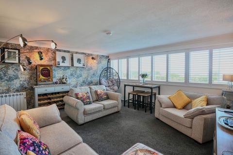 2 bedroom ground floor flat for sale, Albany Court, Cromer, NR27