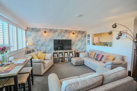2 bedroom ground floor flat for sale, Albany Court, Cromer, NR27