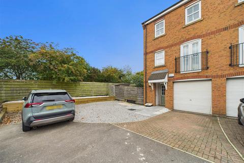 undefined, Tudor Close, Brough