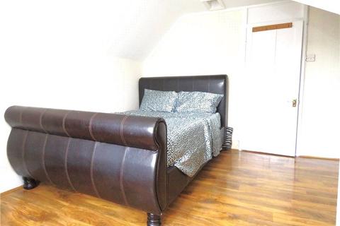 1 bedroom in a house share to rent, Vicars Hill, London, SE13