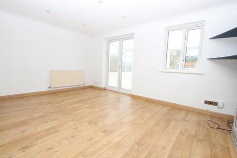 3 bedroom end of terrace house to rent, Saffron Way, Bournemouth