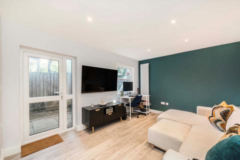 Gascony Avenue, London NW6