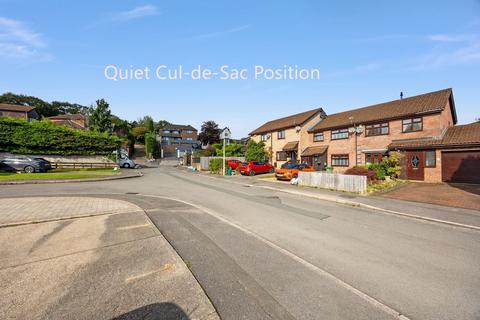 undefined, Clos Caradog, Pontypridd CF38