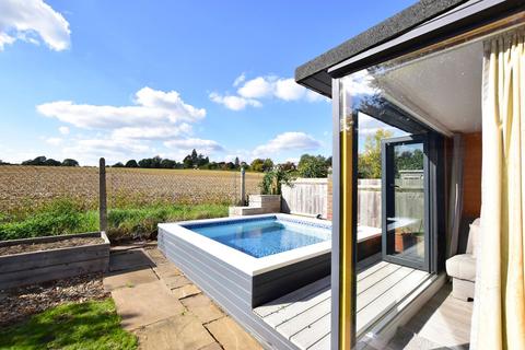 2 bedroom maisonette for sale, Beechfield, Kings Langley, WD4