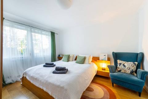 Grange Road, Ealing Broadway, London, W5
