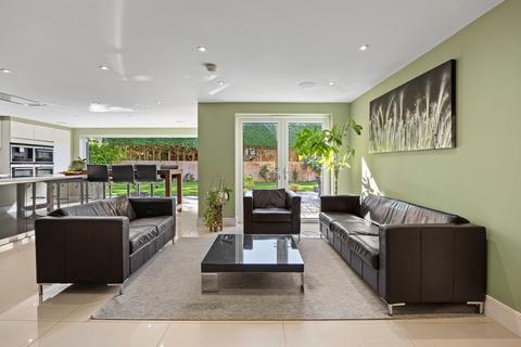 1 Benfleet Close, Cobham, KT11 2NR