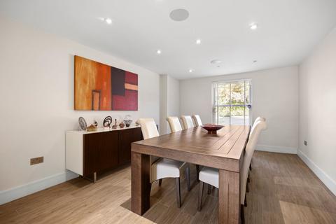 1 Benfleet Close, Cobham, KT11 2NR