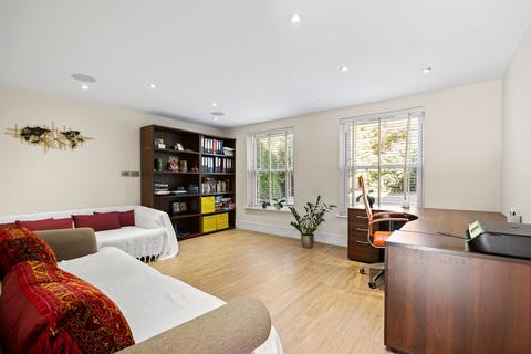 1 Benfleet Close, Cobham, KT11 2NR