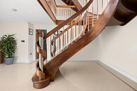 1 Benfleet Close, Cobham, KT11 2NR
