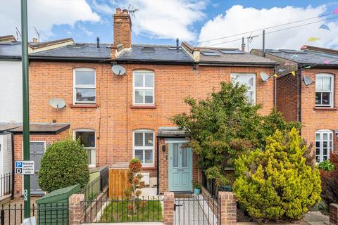 3 bedroom terraced house for sale, Radnor Gardens, Twickenham TW1