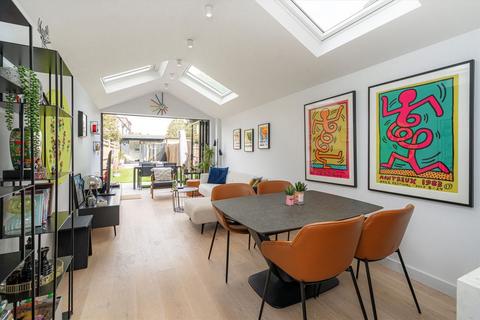 3 bedroom terraced house for sale, Radnor Gardens, Twickenham TW1