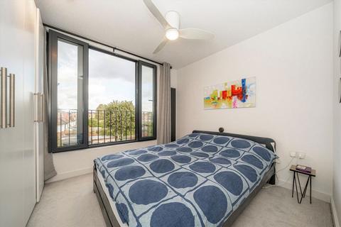 3 bedroom terraced house for sale, Radnor Gardens, Twickenham TW1