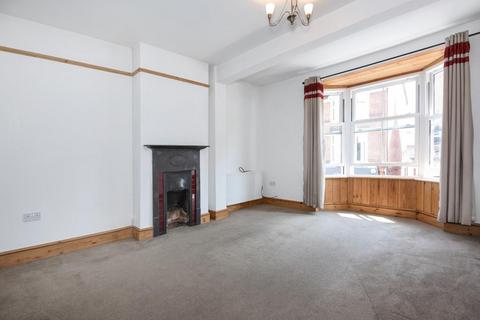 2 bedroom flat to rent, Reading Road,  Henley,  RG9