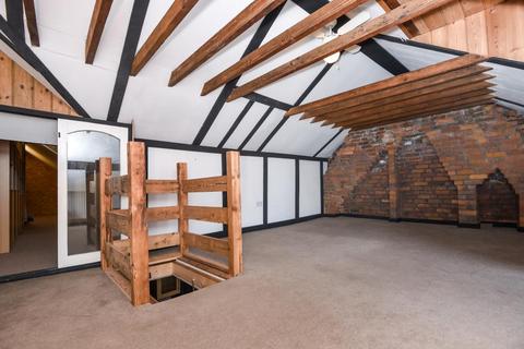 2 bedroom flat to rent, Reading Road,  Henley,  RG9