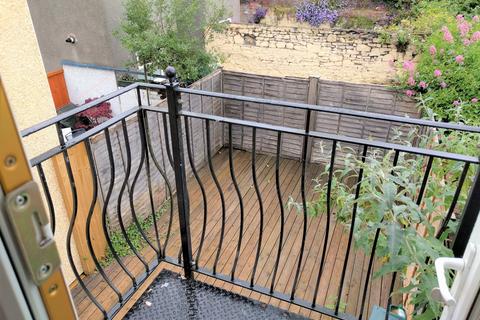 1 bedroom flat to rent, Oxford Street, Sandfields, Swansea